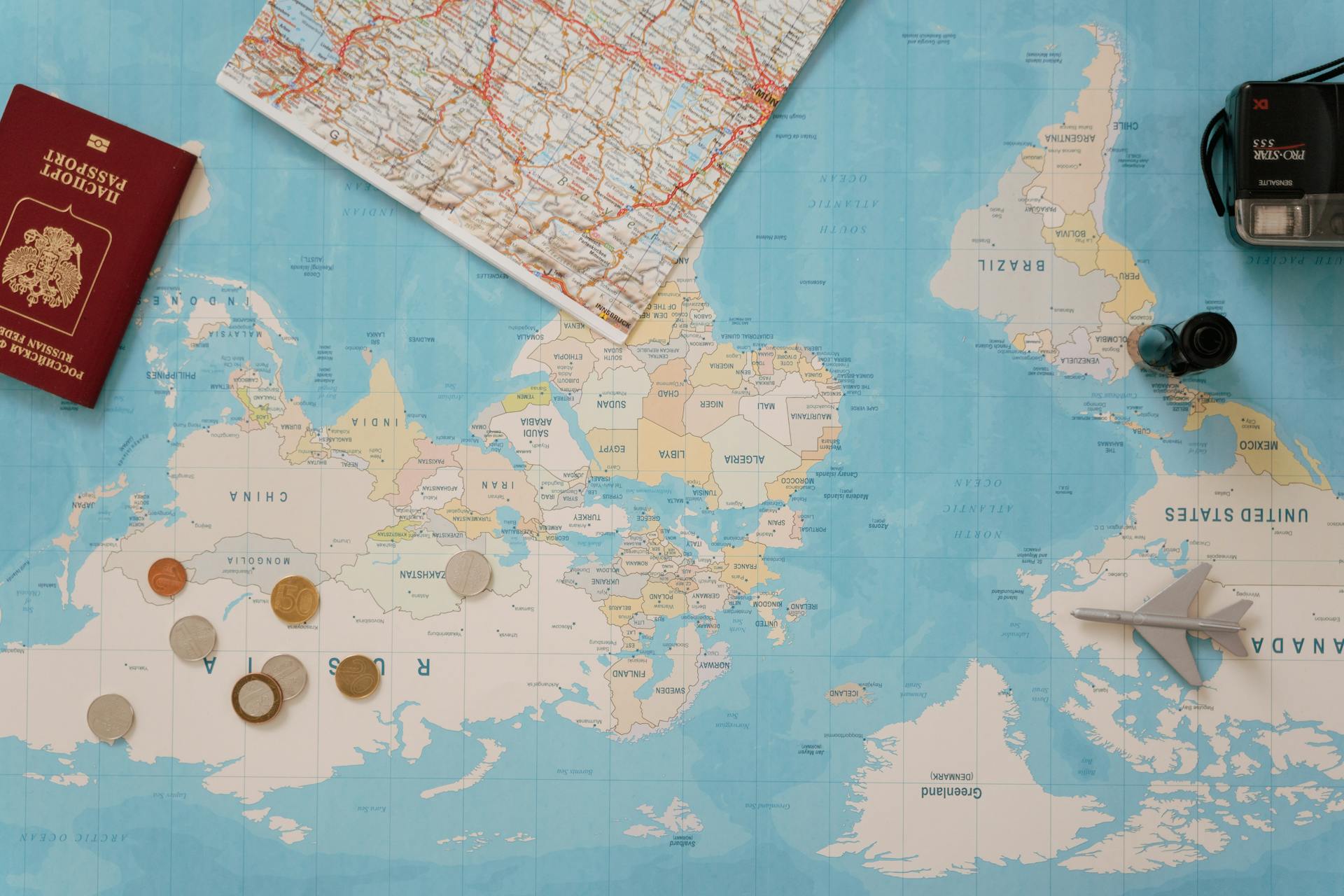 World map showing tipping customs and percentages by country in 2026