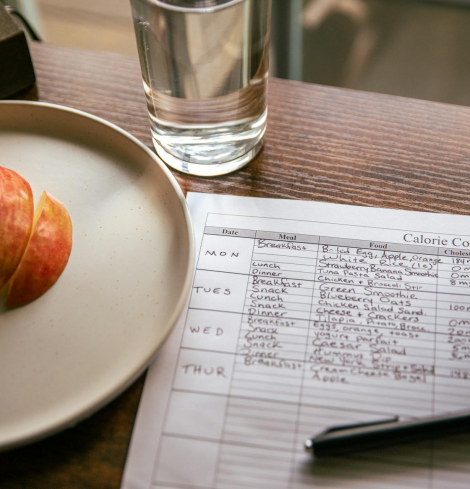 Free online calorie calculator showing BMR, TDEE and macro split for weight loss