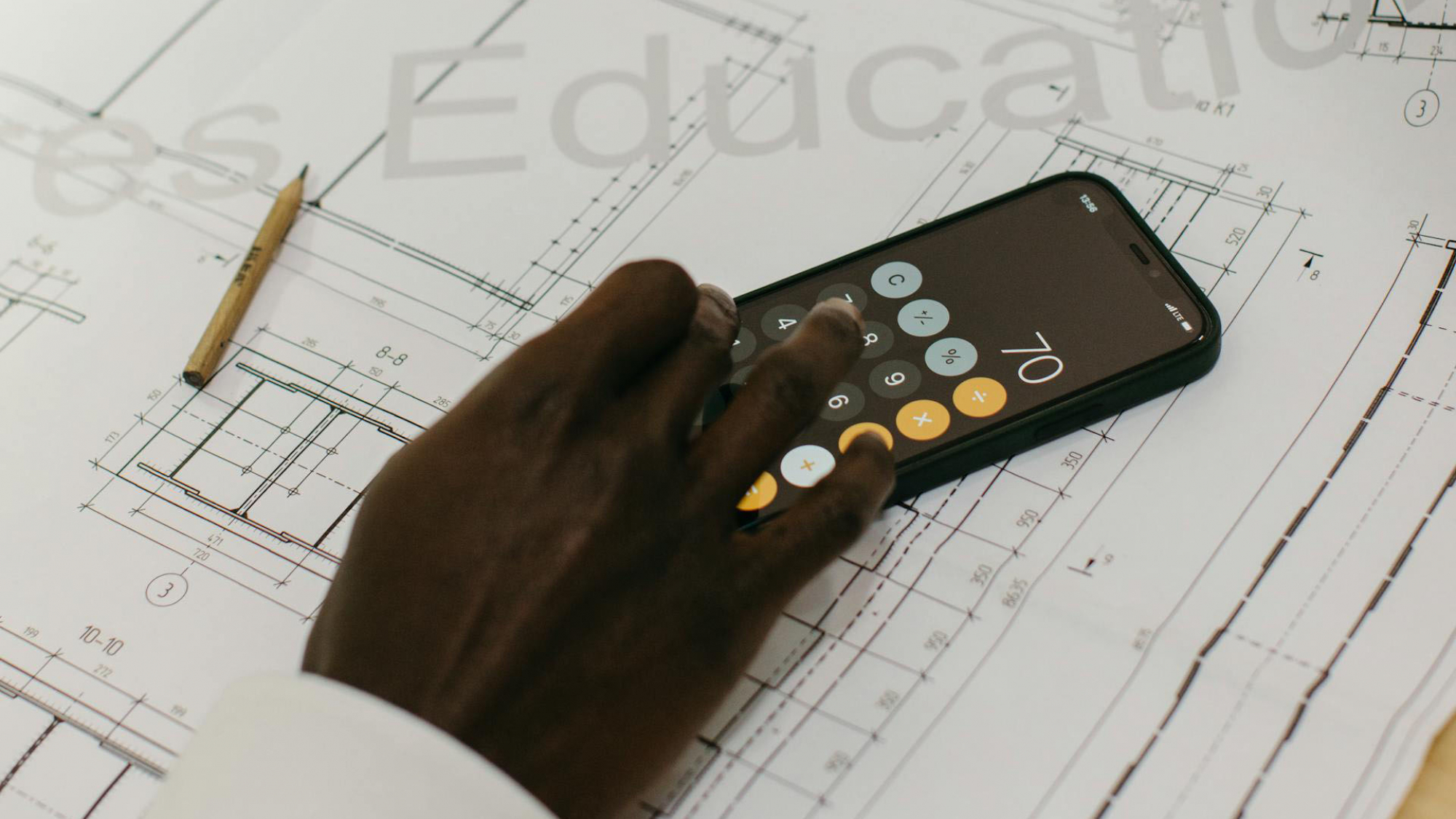 Free concrete calculator working out how much concrete you need in bags and cubic yards