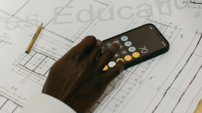 Free concrete calculator working out how much concrete you need in bags and cubic yards