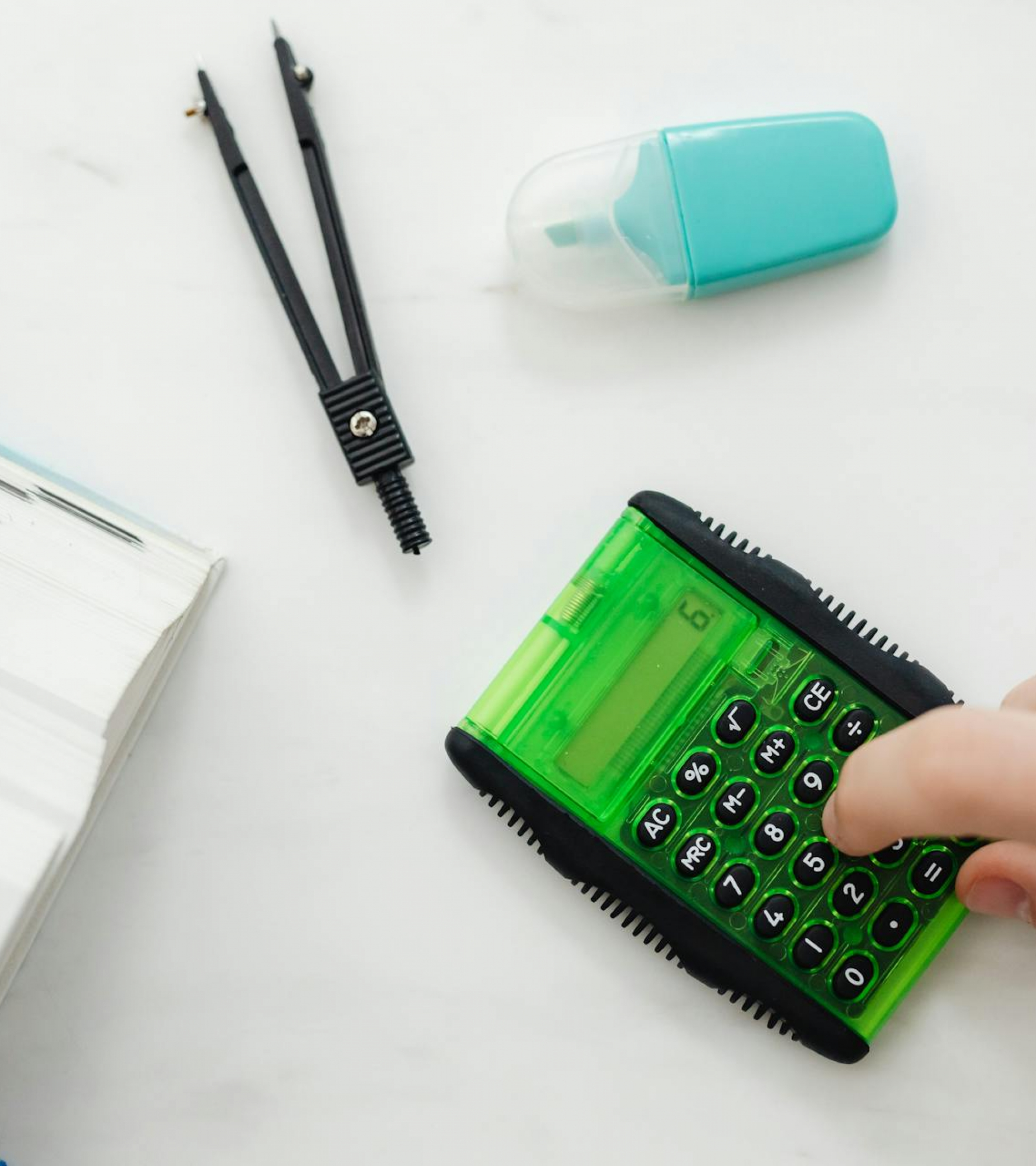 Free online GPA calculator with 4.0 and 5.0 weighted scales for students