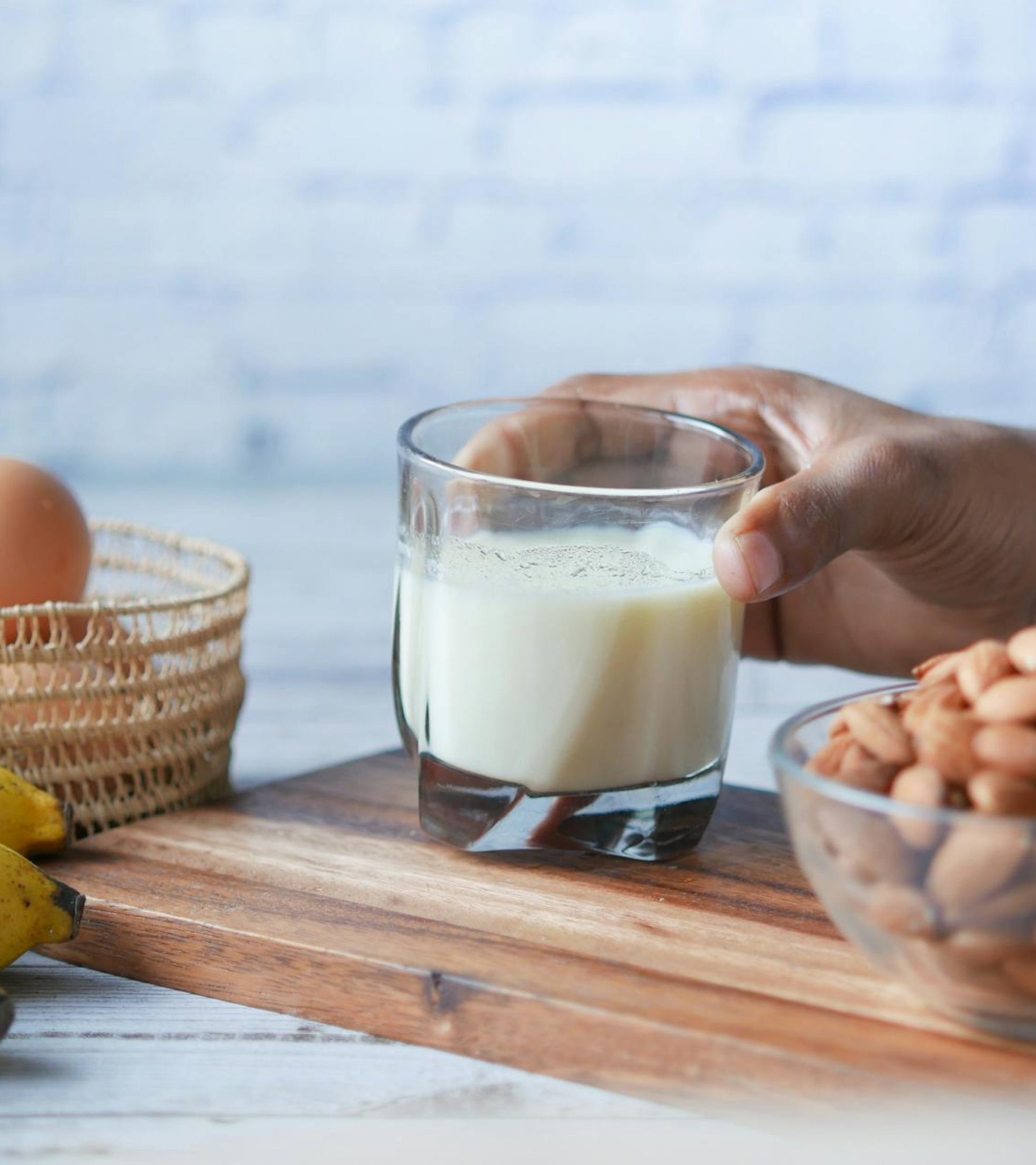 Free macro calculator showing daily protein, carbs and fat in grams and calories