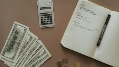 Free net worth calculator showing assets minus liabilities and total net worth
