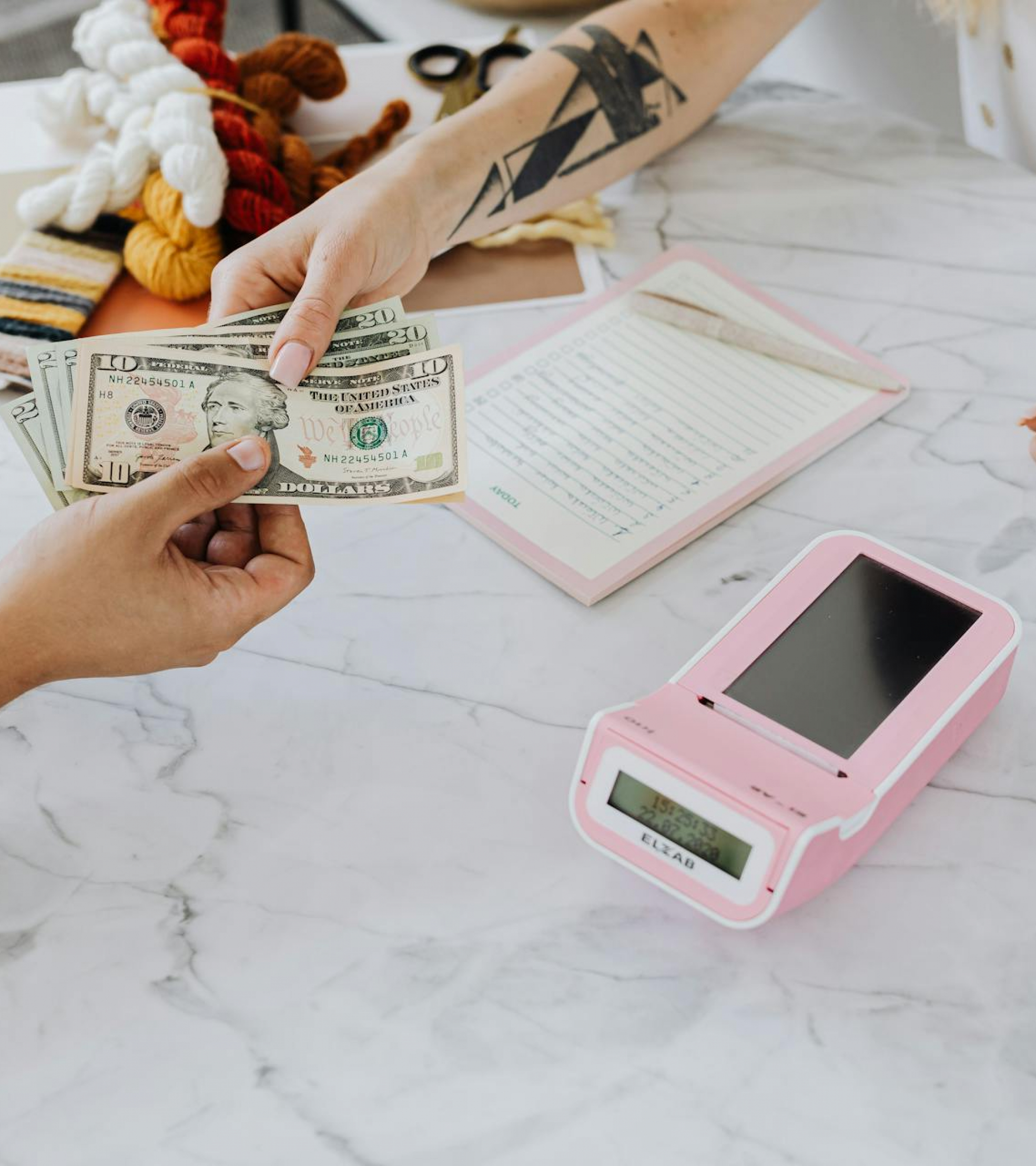 Free salary calculator converting hourly to salary across all pay frequencies