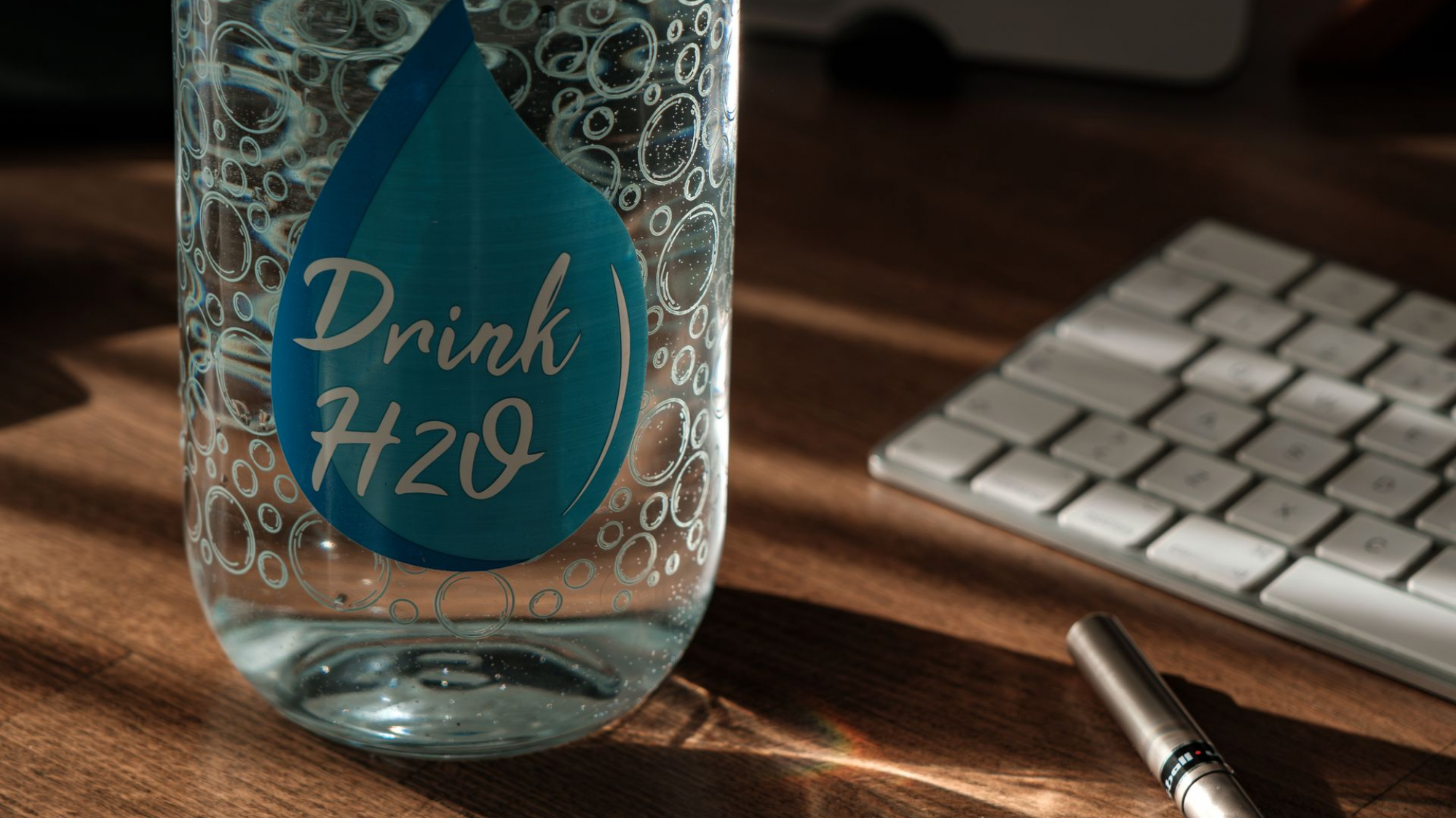 Free water intake calculator showing daily water target in liters, cups and ounces